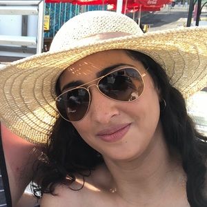 Meet your Posher, Yvonne